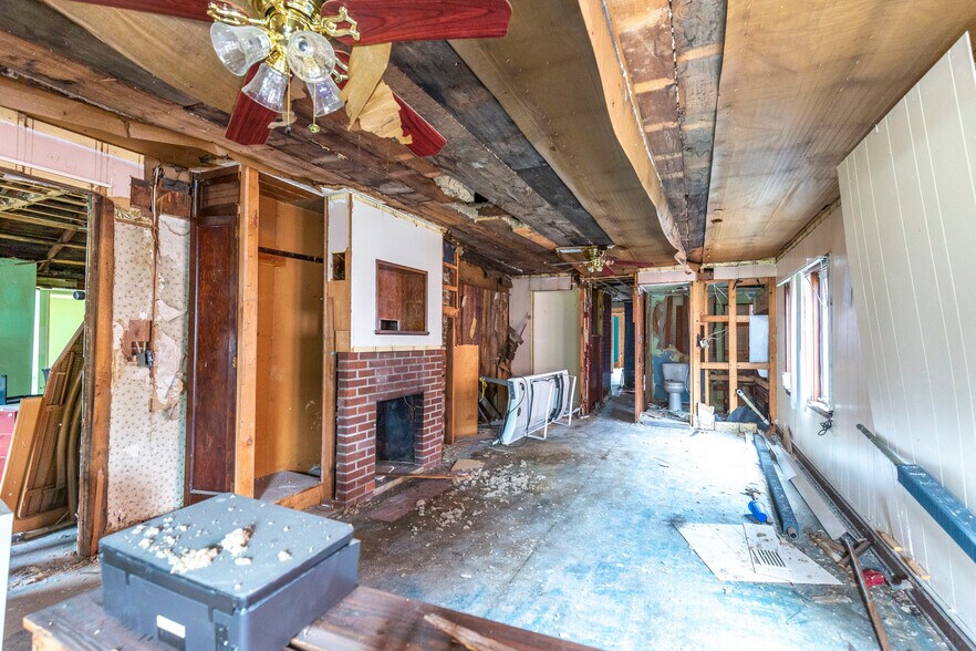 More Photos Of 23 E Main St, Hancock Restaurant For Sale