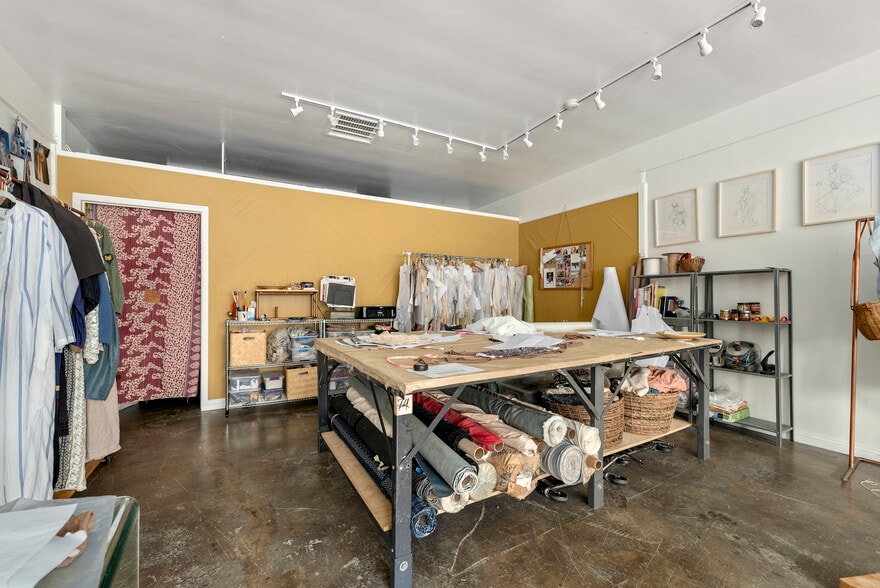 More Photos Of 1213-1223 S Pacific Coast Hwy, Redondo Beach Storefront For Sale