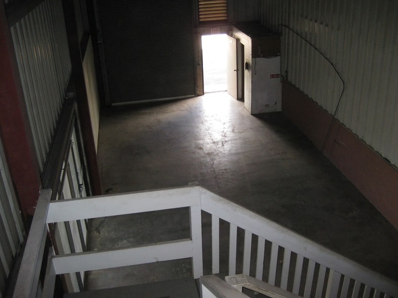 More Photos Of 99-899 Iwaena St, Aiea Warehouse For Lease