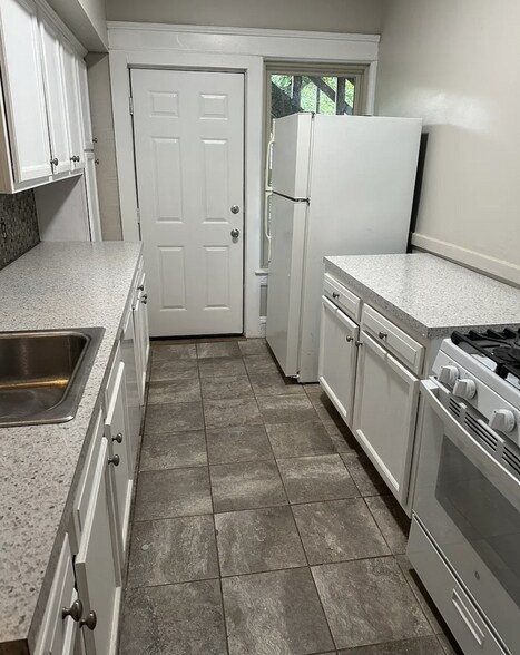 More Photos Of 2252 Grandview Ave, Cleveland Heights Apartments For Sale