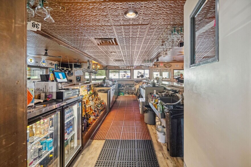 More Photos Of 5861 Feather River Blvd, Olivehurst Bar For Sale