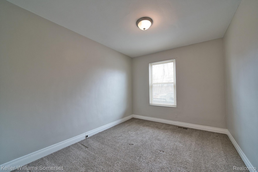 More Photos Of 51 Spokane Dr, Pontiac Apartments For Sale
