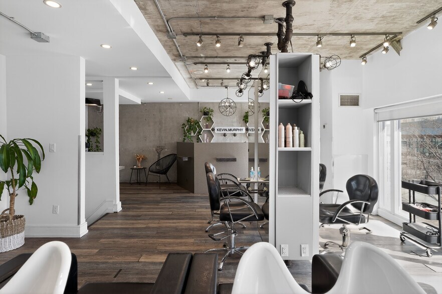 More Photos Of 8 Telegram Mews, Toronto Apartments For Sale