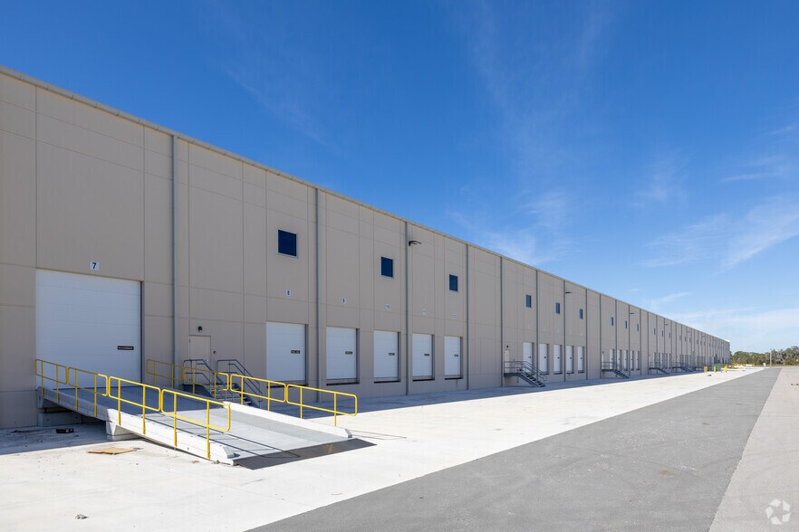 More Photos Of 4132 Rice Rd, Plant City Distribution For Lease