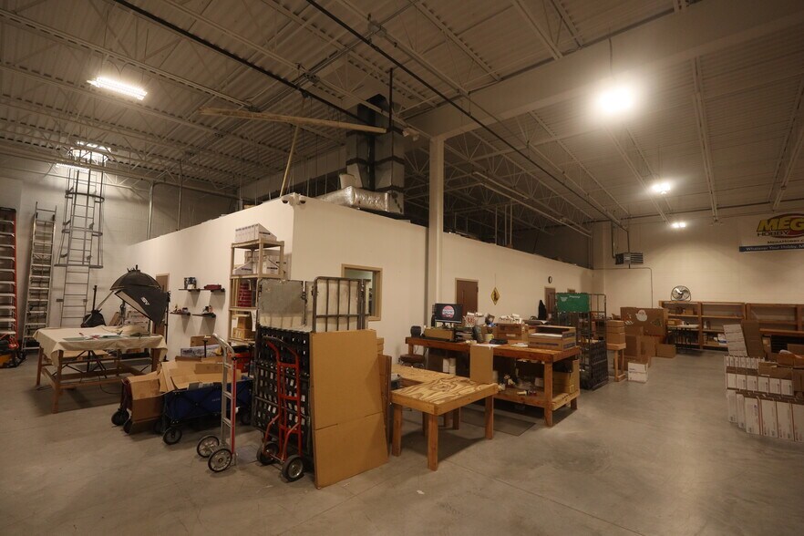 More Photos Of 706 N White Horse Pike, Magnolia Freestanding For Lease