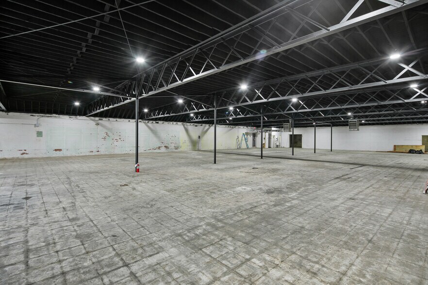 More Photos Of 301 Robeson St, Fayetteville Freestanding For Lease