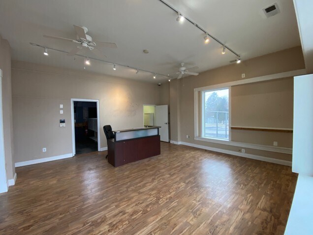 More Photos Of 1616 Main St, Hampstead Storefront Retail Office For Lease