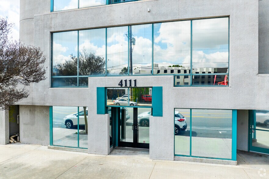 More Photos Of 4111 Lankershim Blvd, North Hollywood Loft Creative Space For Sale