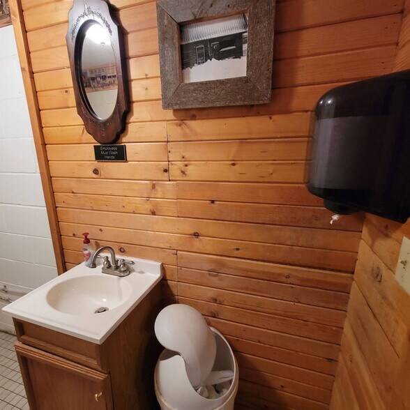 More Photos Of 201 Main St, Fordyce General Retail For Sale