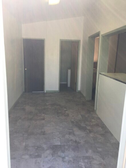 More Photos Of 1485 Foster Ln, Clarkston Industrial For Lease