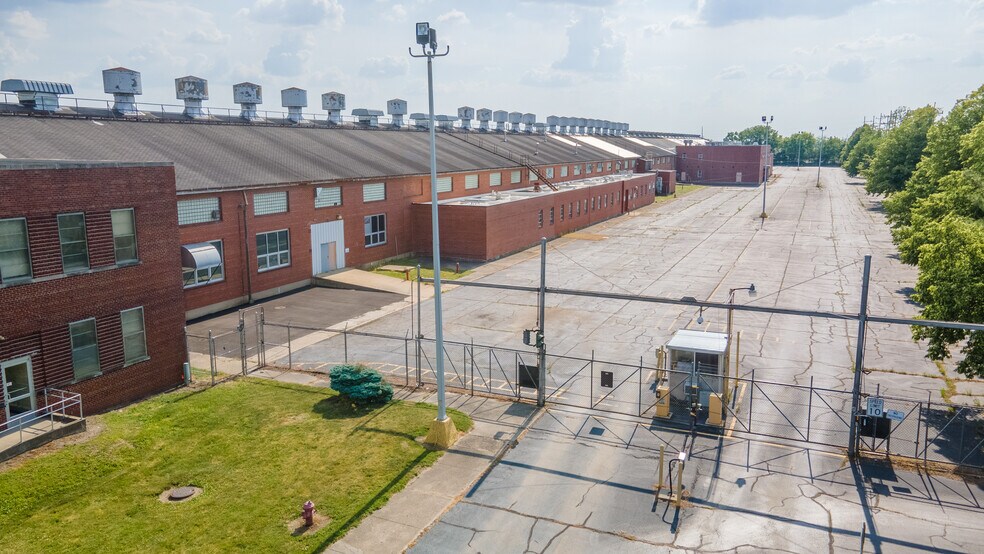 More Photos Of 1501 S 19th St, Mattoon Warehouse For Lease