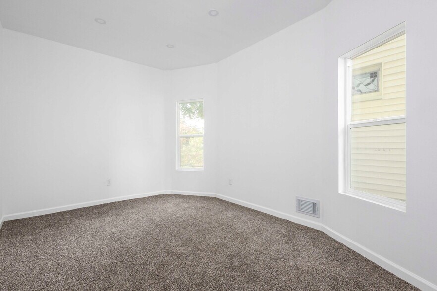 More Photos Of 553 Belmont St, Detroit Apartments For Sale