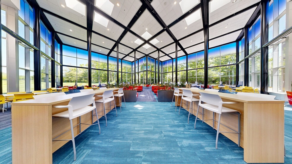 More Photos Of 3000 University Dr, Auburn Hills Office For Sale