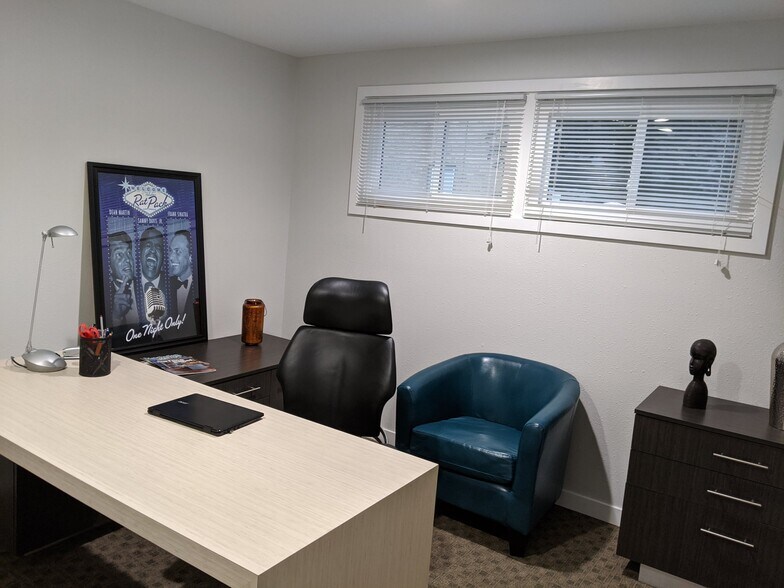 More Photos Of 302 N 3rd St, Watertown Office For Sale