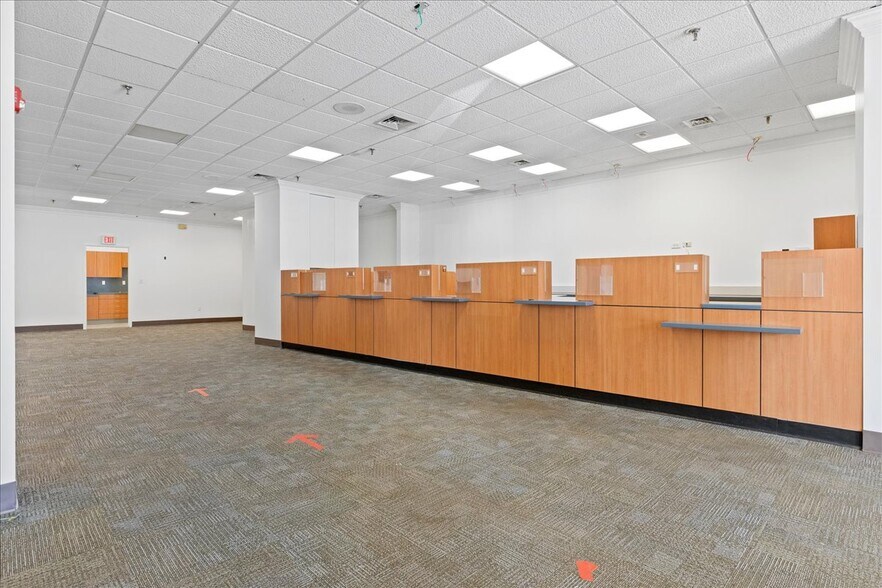 More Photos Of 431 Route 513, Califon Supermarket For Lease
