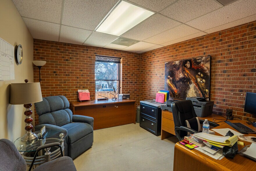 More Photos Of 24 9th Ave, Longmont Office For Sale