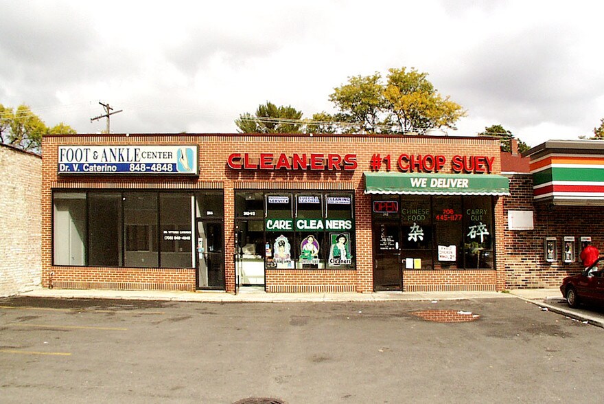More Photos Of 240 Chicago Ave, Oak Park Convenience Store For Sale