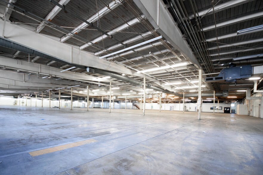 More Photos Of 3800 N Mission Rd, Los Angeles Manufacturing For Lease