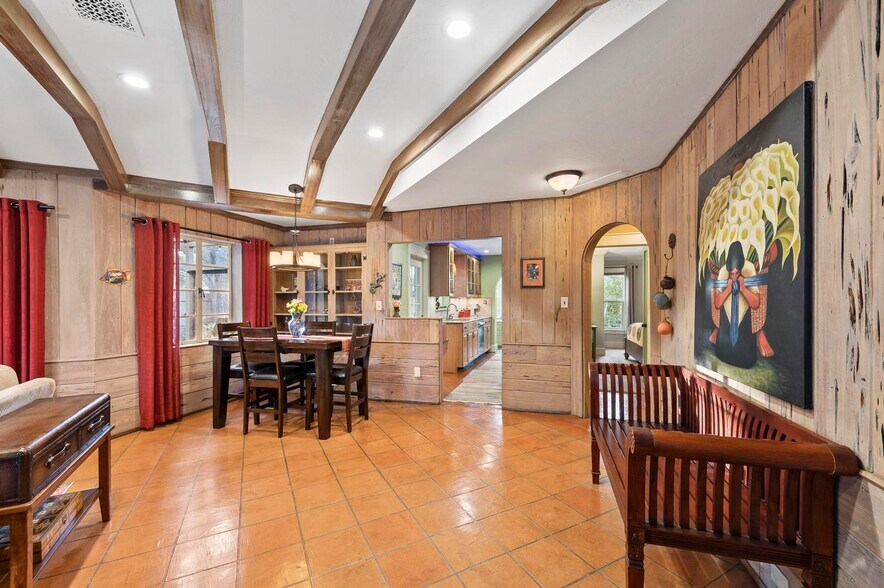 More Photos Of 941 Virginia Dr, Sarasota Specialty For Sale