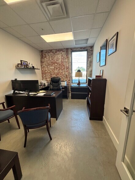 More Photos Of 3715 E 7th Ave, Tampa Office For Lease