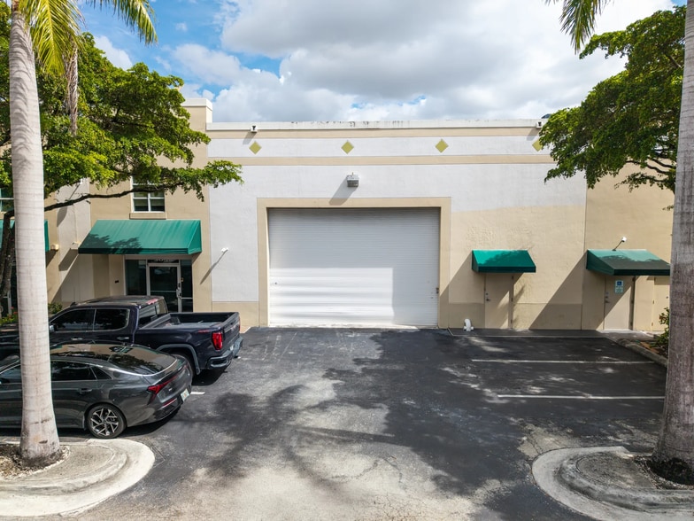 More Photos Of 3030-3050 NW 82nd Ave, Miami Showroom For Sale