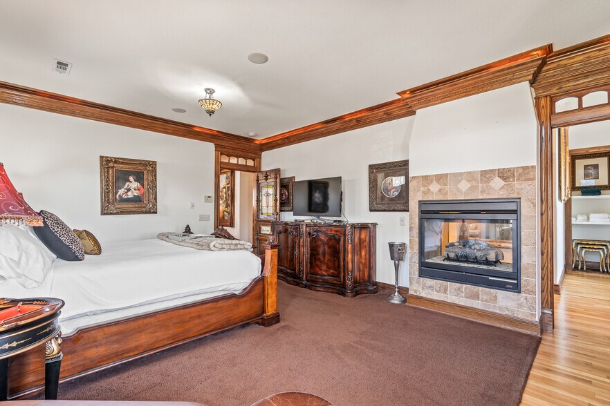 More Photos Of 306 N Main St, Bentonville Hospitality For Sale