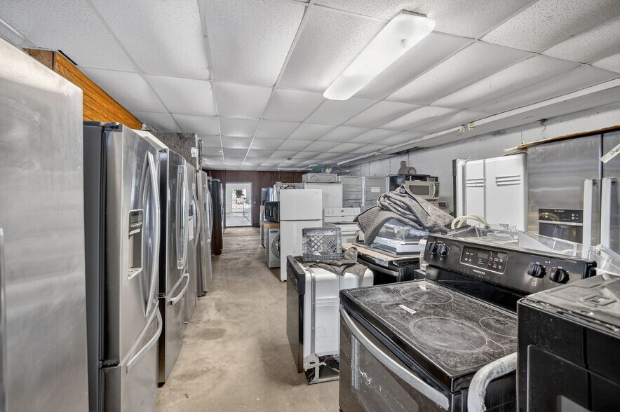 More Photos Of 3928 SW 12th Ct, Fort Lauderdale Manufacturing For Sale