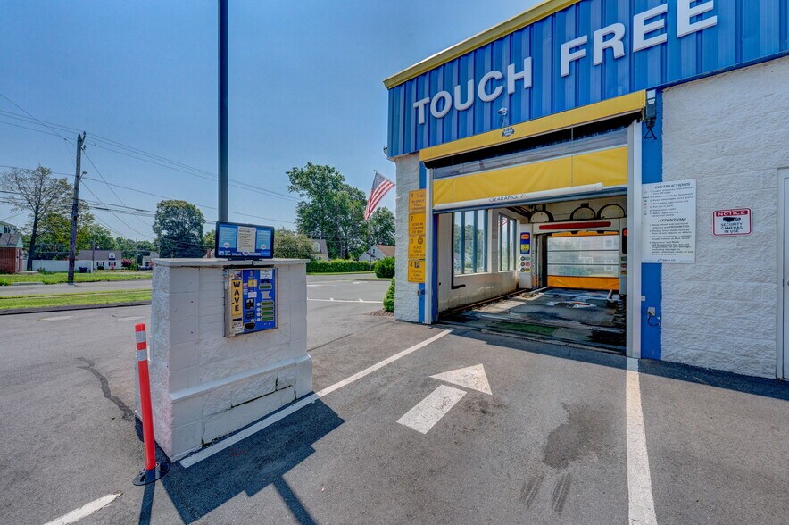 More Photos Of 2360 Corbin Ave, New Britain Carwash For Sale