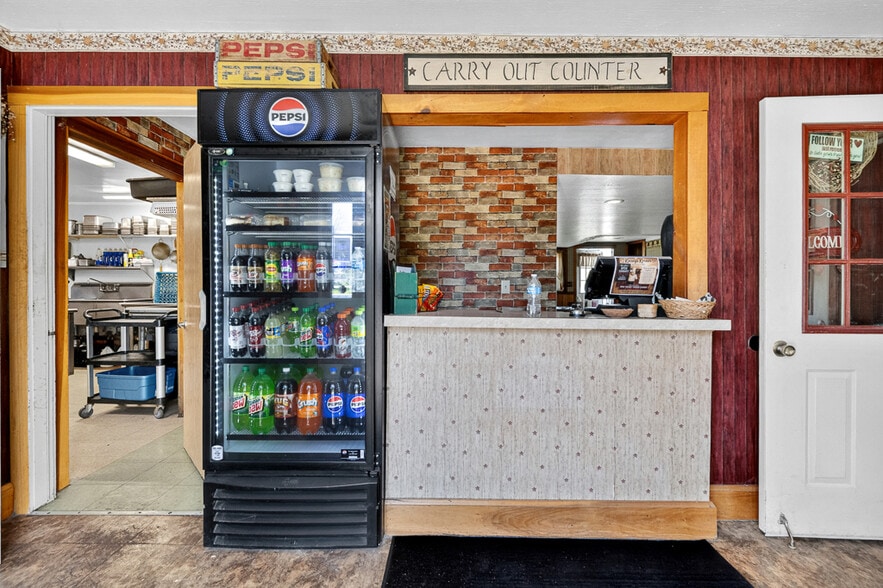 More Photos Of 1281 OH-183, Atwater Restaurant For Sale