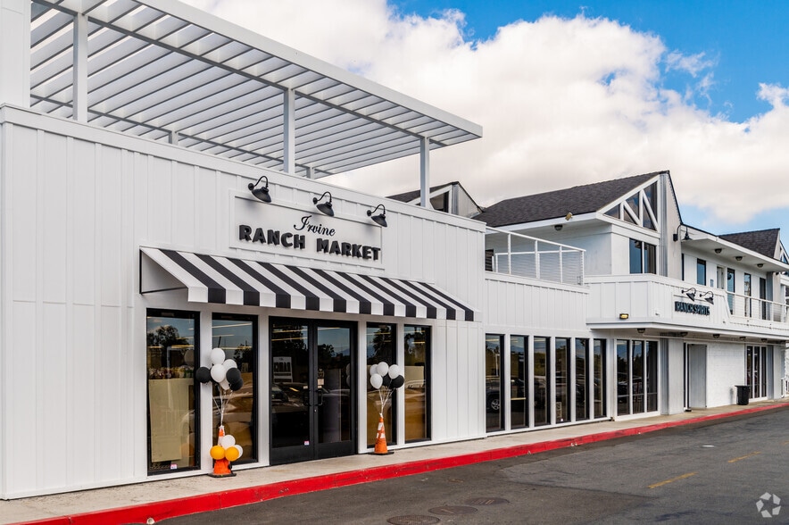 More Photos Of 2651-2675 Irvine Ave, Costa Mesa Storefront For Lease