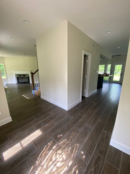 More Photos Of 33210 Magnolia Cir, Magnolia Office For Sale