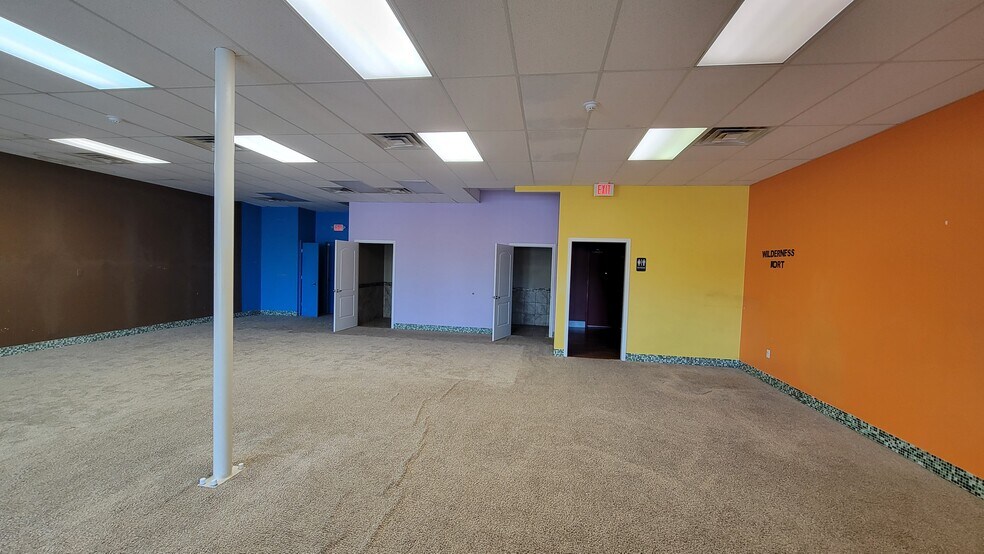 More Photos Of 5456 Mayfield Rd, Lyndhurst Storefront For Lease