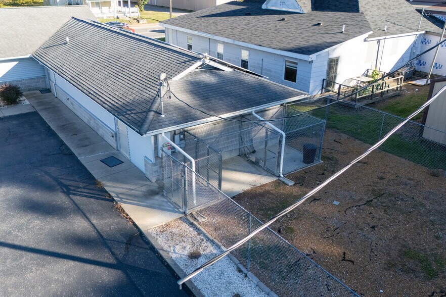 More Photos Of 602 S Court St, Marion Office For Sale
