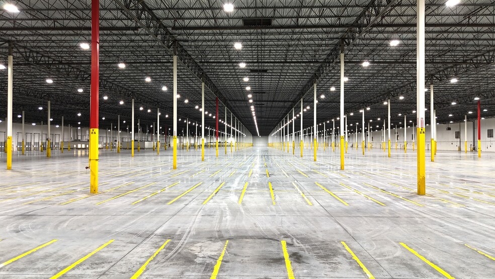 More Photos Of 5001 Greenwood Rd, Shreveport Distribution For Lease