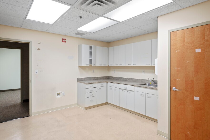 More Photos Of 46B Thomas Johnson Dr, Frederick Medical For Sale