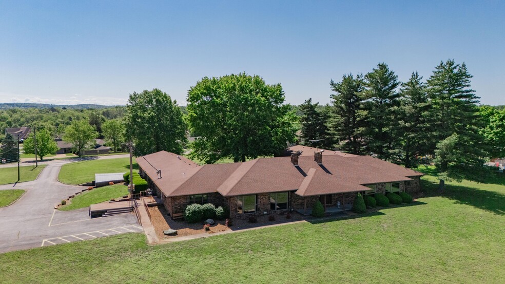 More Photos Of 807 N Briarwood Dr, Bolivar Assisted Living For Sale