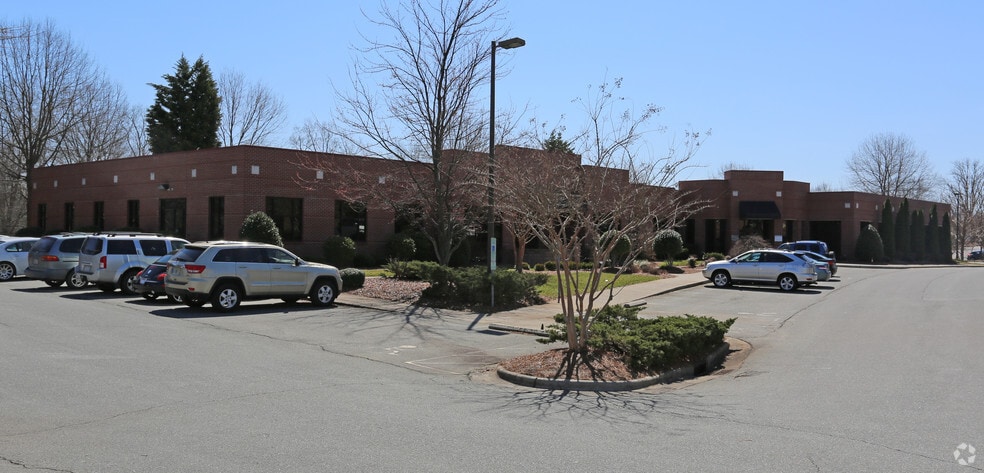 More Photos Of 765 Highland Oaks Dr, Winston-Salem Medical For Lease