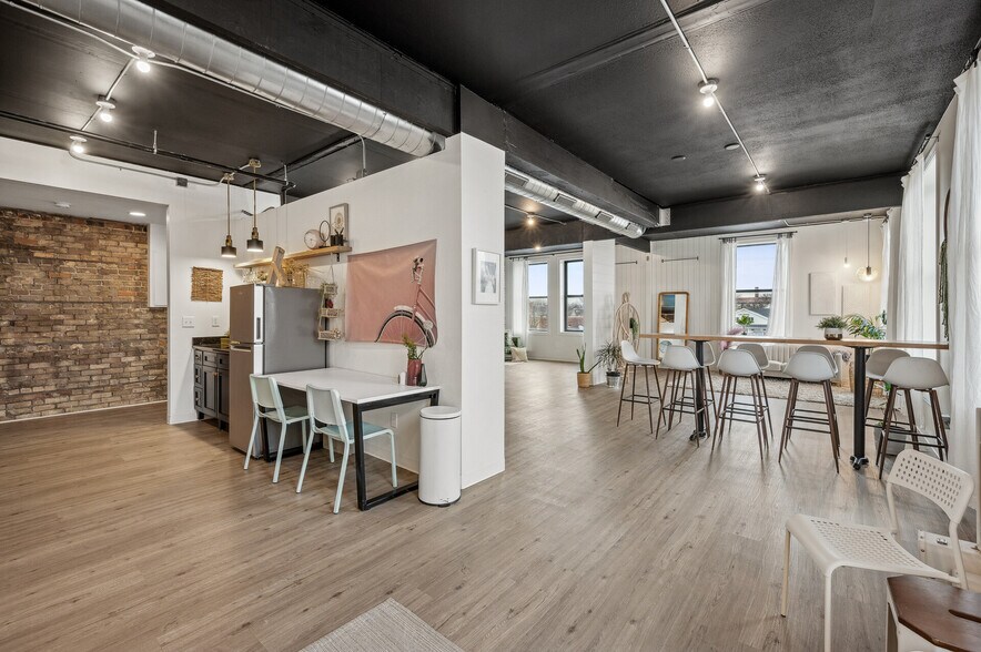 More Photos Of 100 State St N, Waseca Restaurant For Sale