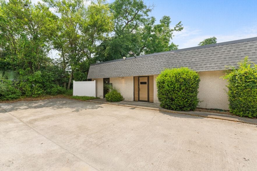 More Photos Of 605 E 69th St, Savannah Office For Lease