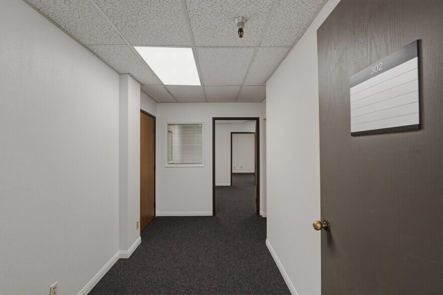 More Photos Of 674 County Square Dr, Ventura Office For Sale