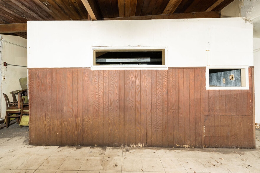 More Photos Of 4712 International Blvd, Oakland Specialty For Sale