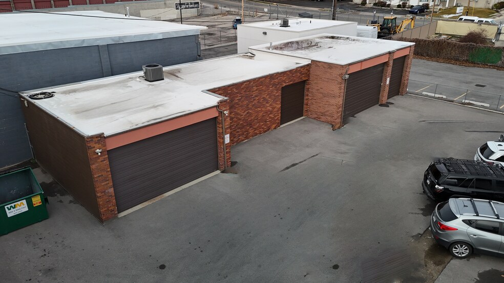 More Photos Of 1063-1065 E 3300 S, Salt Lake City Light Distribution For Lease