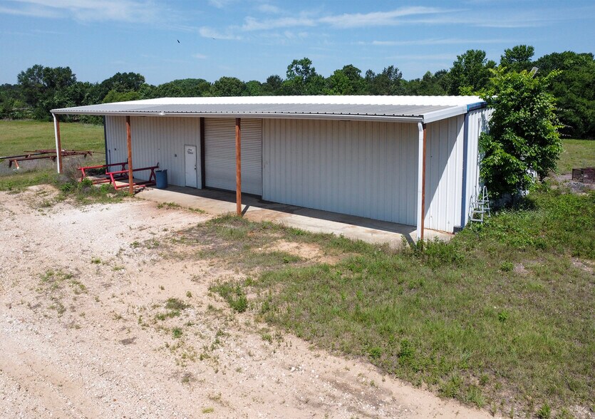 More Photos Of 5425 W Oak St, Palestine Flex For Lease