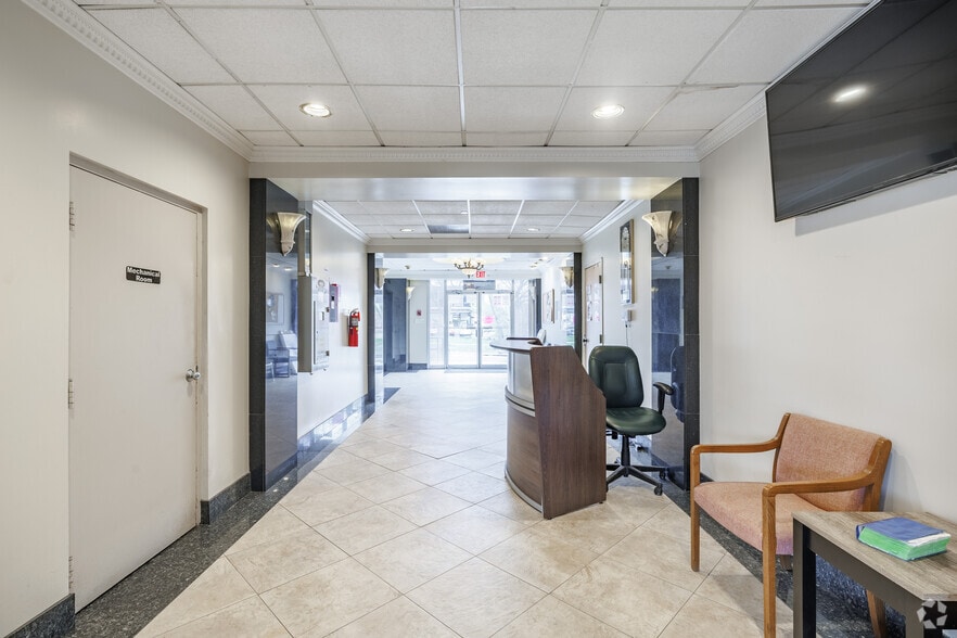 More Photos Of 731 James St, Syracuse Office Residential For Lease