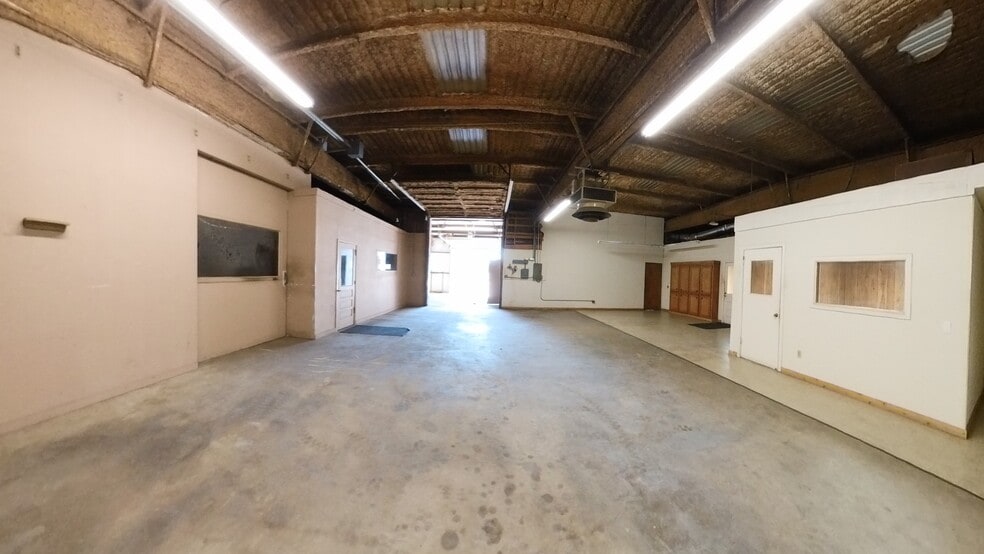 More Photos Of 14826 Yarberry St, Houston Warehouse For Sale