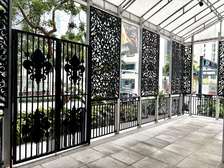 More Photos Of 200 Biscayne Boulevard Way, Miami Hotel For Lease