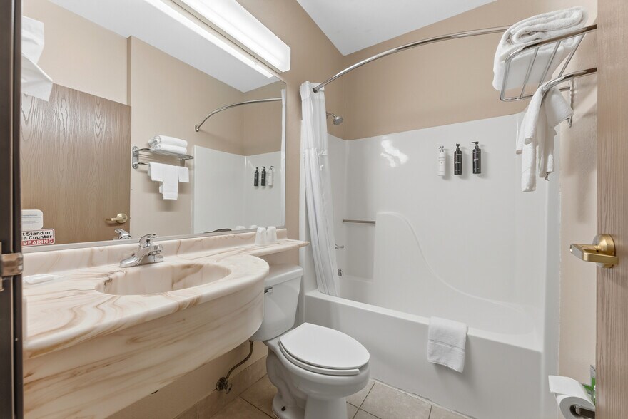 More Photos Of 15 Lawless Rd, Morgantown Hotel For Sale
