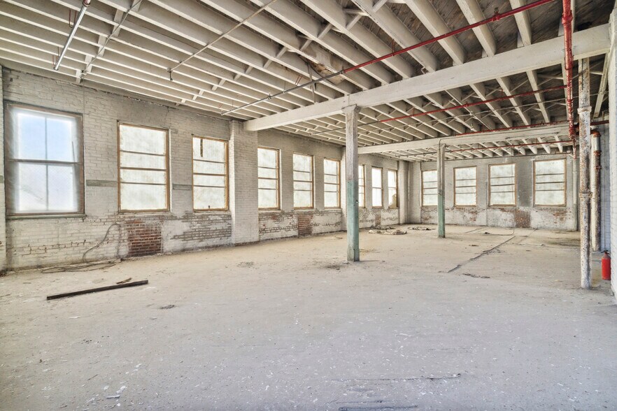 More Photos Of 2916 Weikel St, Philadelphia Warehouse For Sale