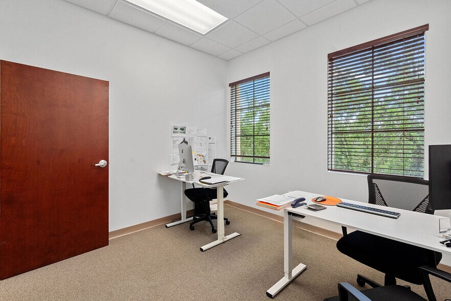 More Photos Of 7065 Westpointe Blvd, Orlando Loft Creative Space For Lease