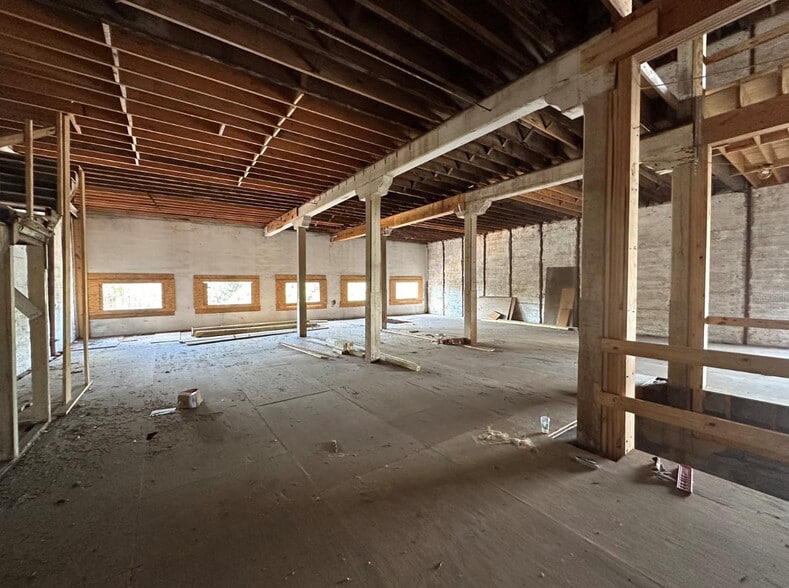 More Photos Of 1007 N Franklin St, Tampa Storefront For Sale